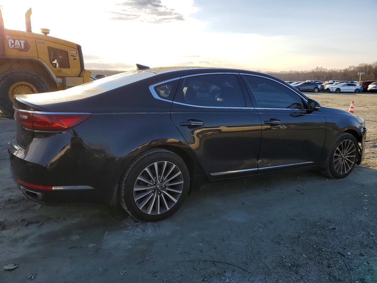 2017 KIA Cadenza