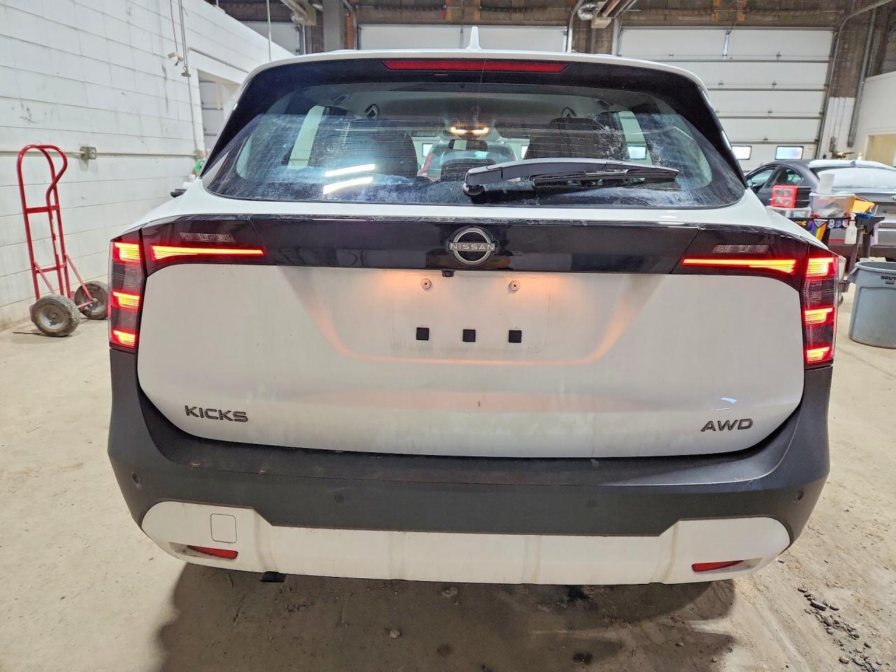 2025 NISSAN KICKS