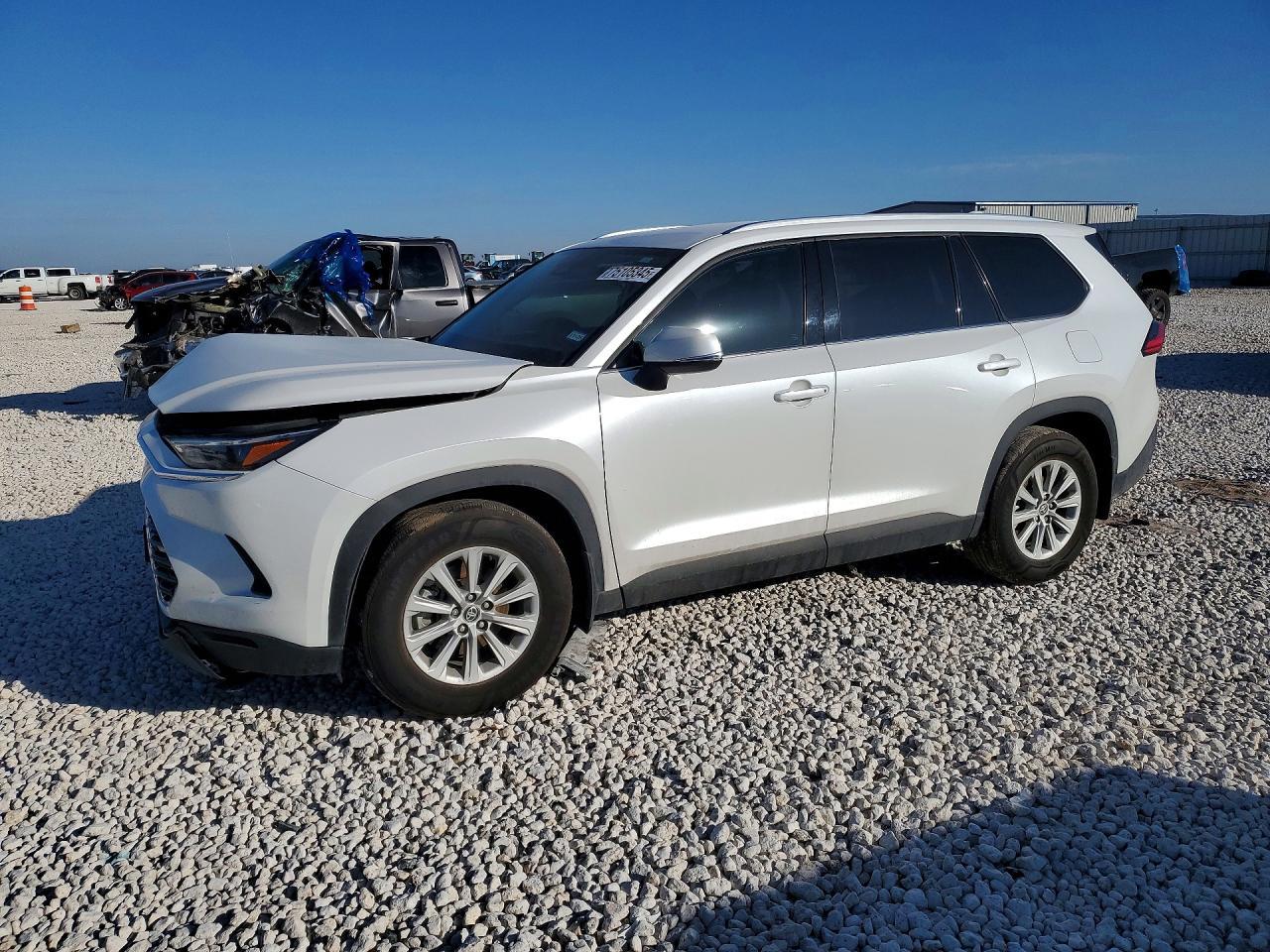 2024 TOYOTA HIGHLANDER