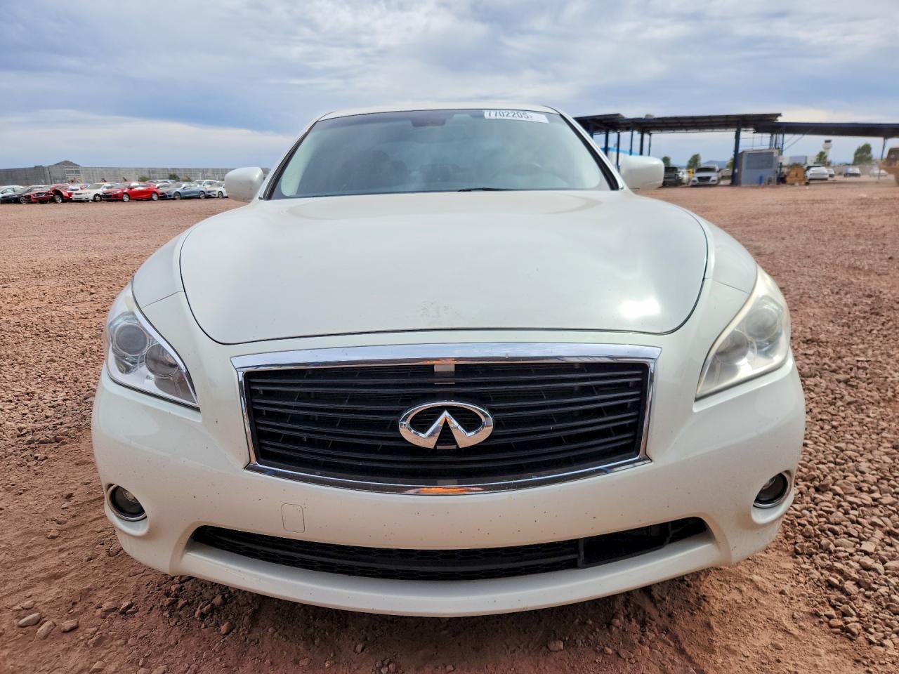 2011 INFINITI M56