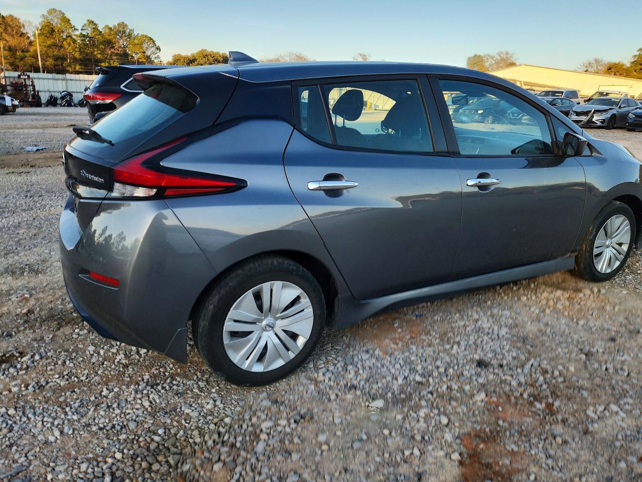 2021 NISSAN LEAF