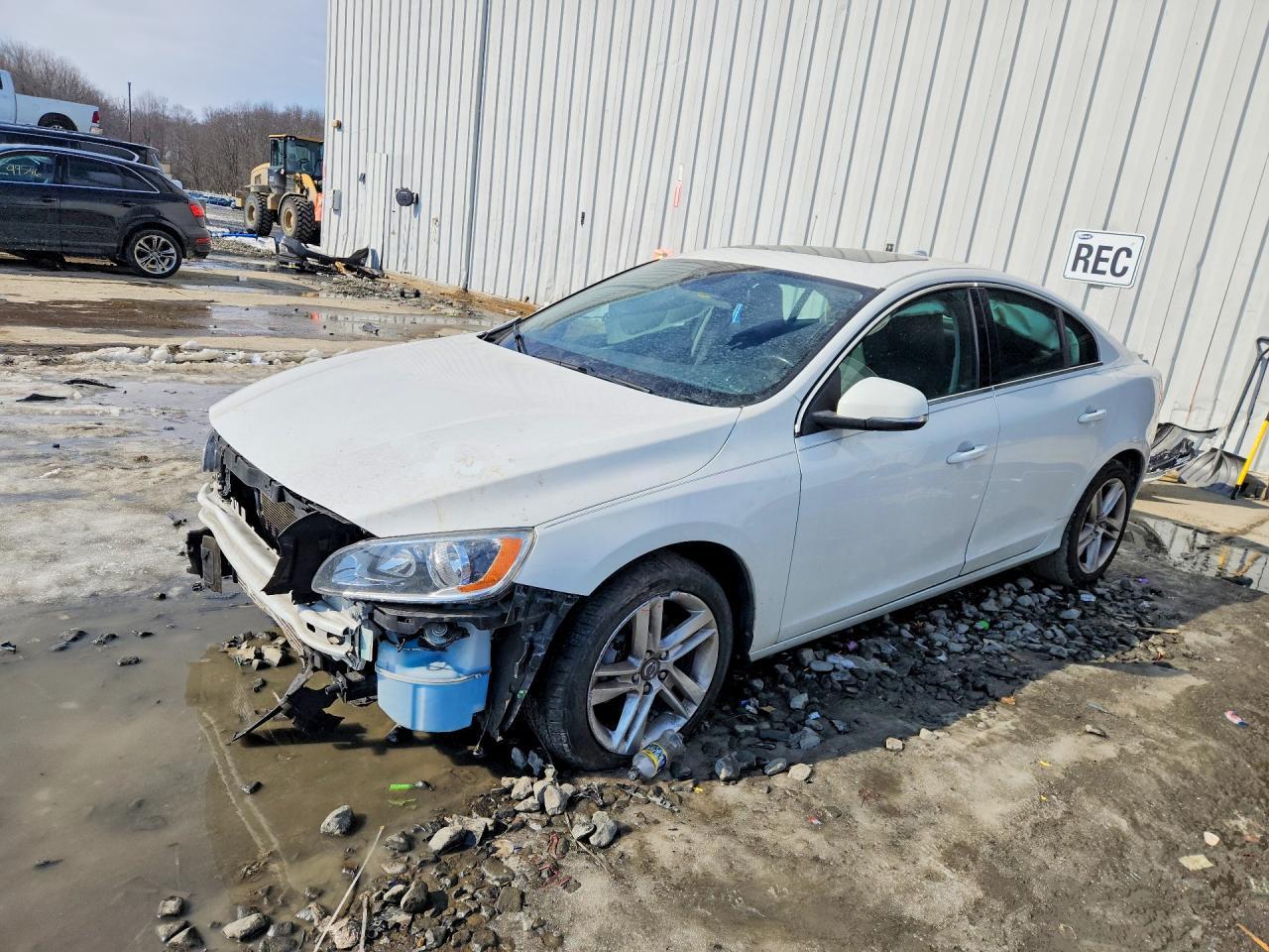 2015 VOLVO S60