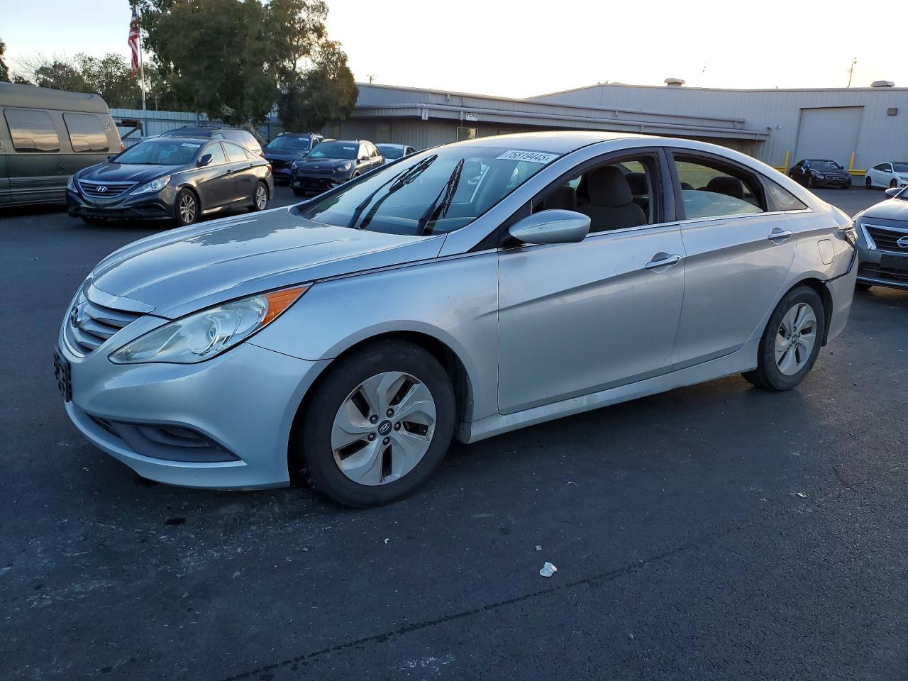 2014 HYUNDAI SONATA