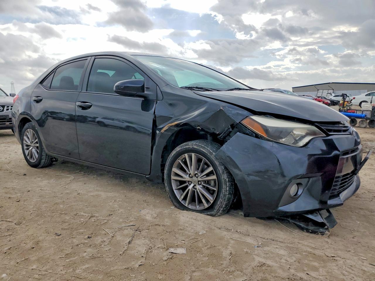 2015 TOYOTA COROLLA
