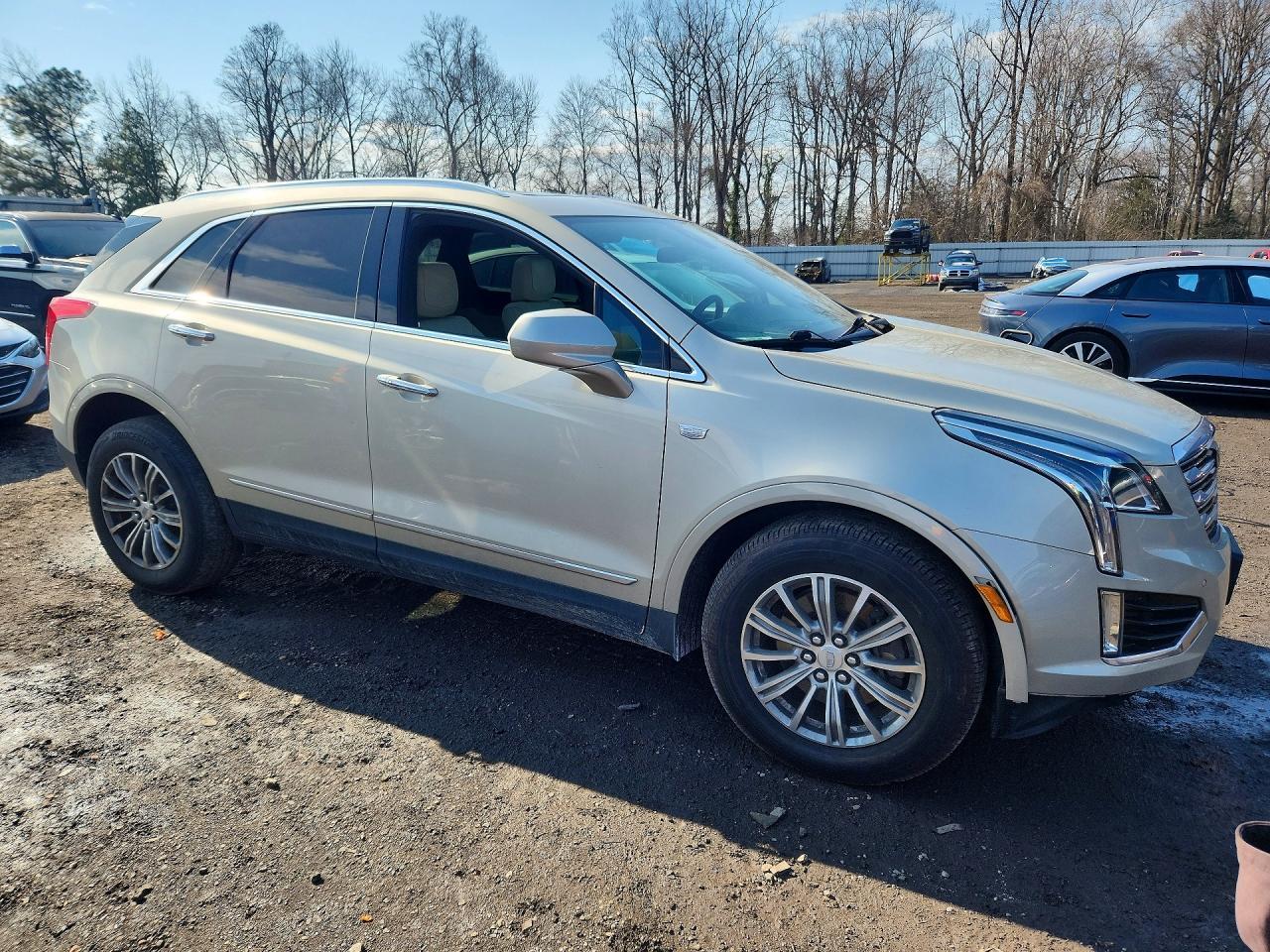 2017 CADILLAC XT5