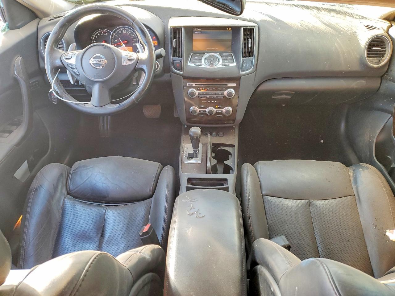 2010 NISSAN Maxima