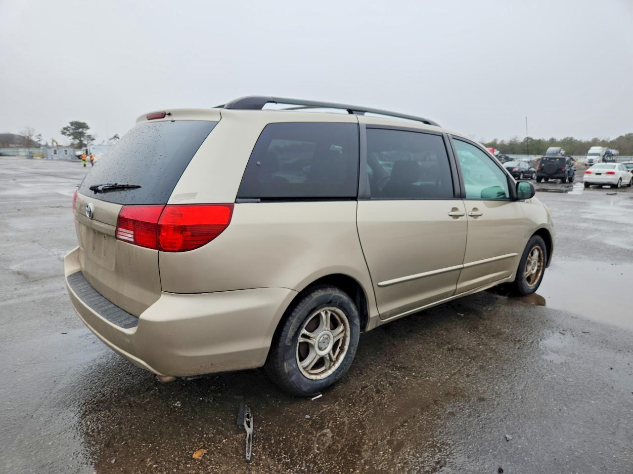 2005 TOYOTA SIENNA