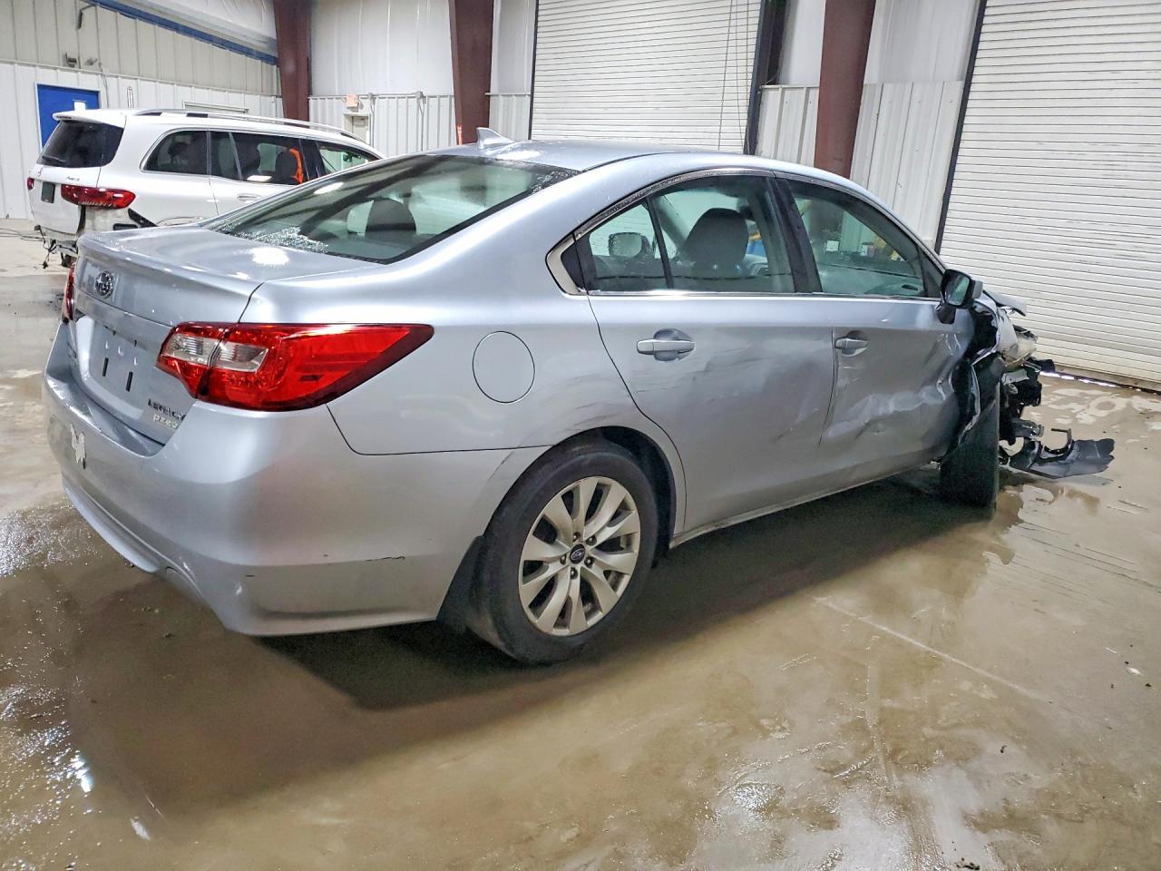 2016 SUBARU Legacy