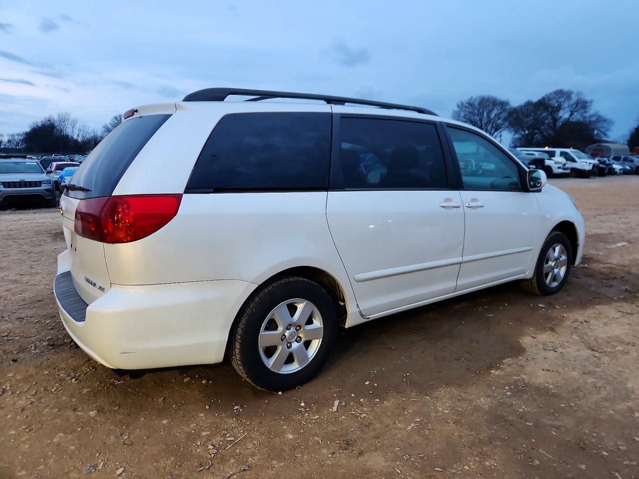 2006 TOYOTA SIENNA