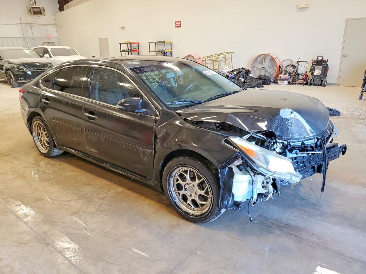 2013 TOYOTA Avalon
