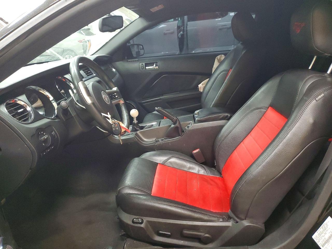 2011 FORD MUSTANG