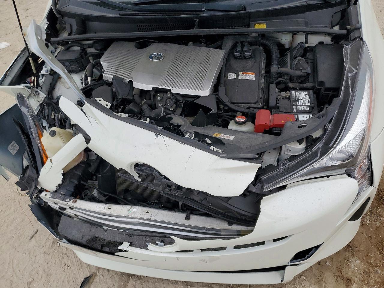 2016 TOYOTA PRIUS