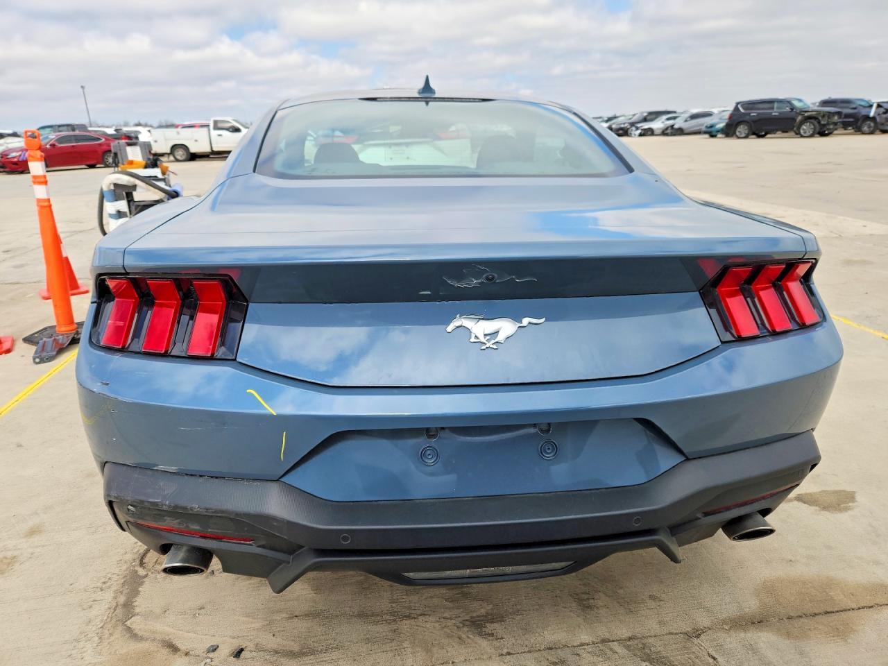 2025 FORD MUSTANG