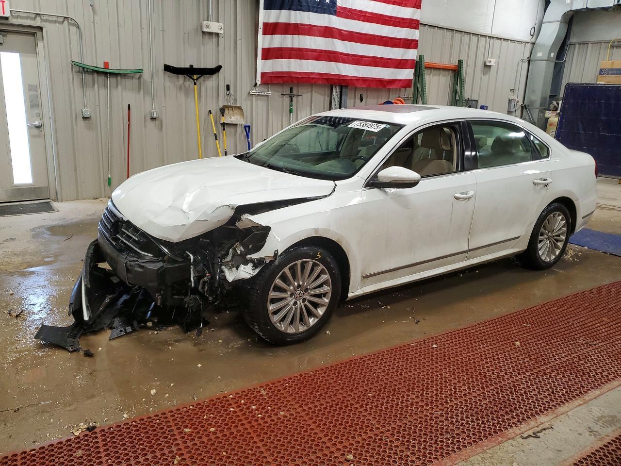 2016 VOLKSWAGEN Passat