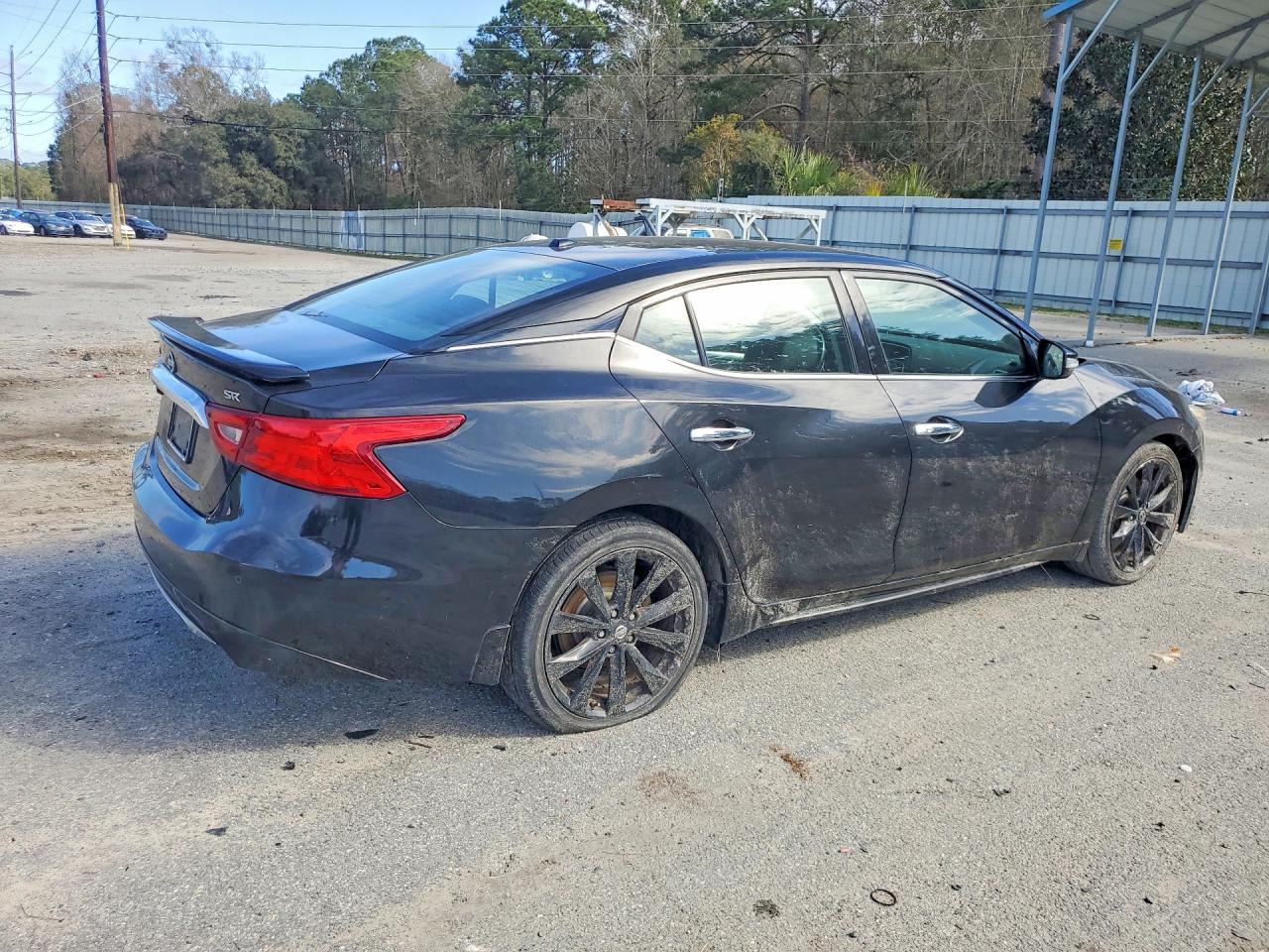 2017 NISSAN Maxima
