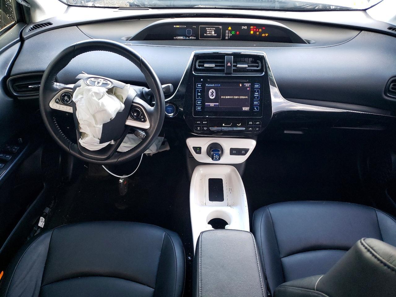 2016 TOYOTA PRIUS