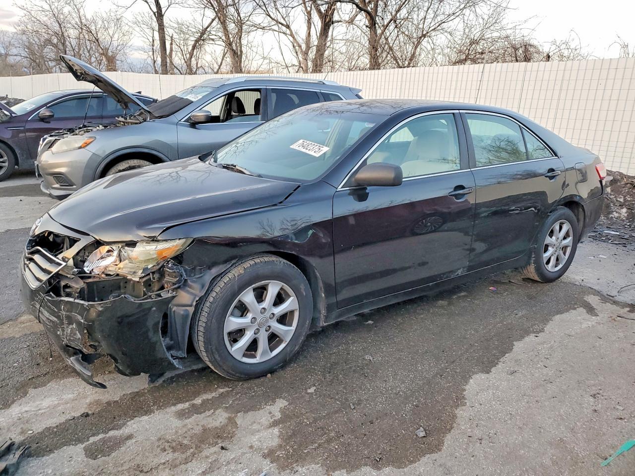 2011 TOYOTA CAMRY