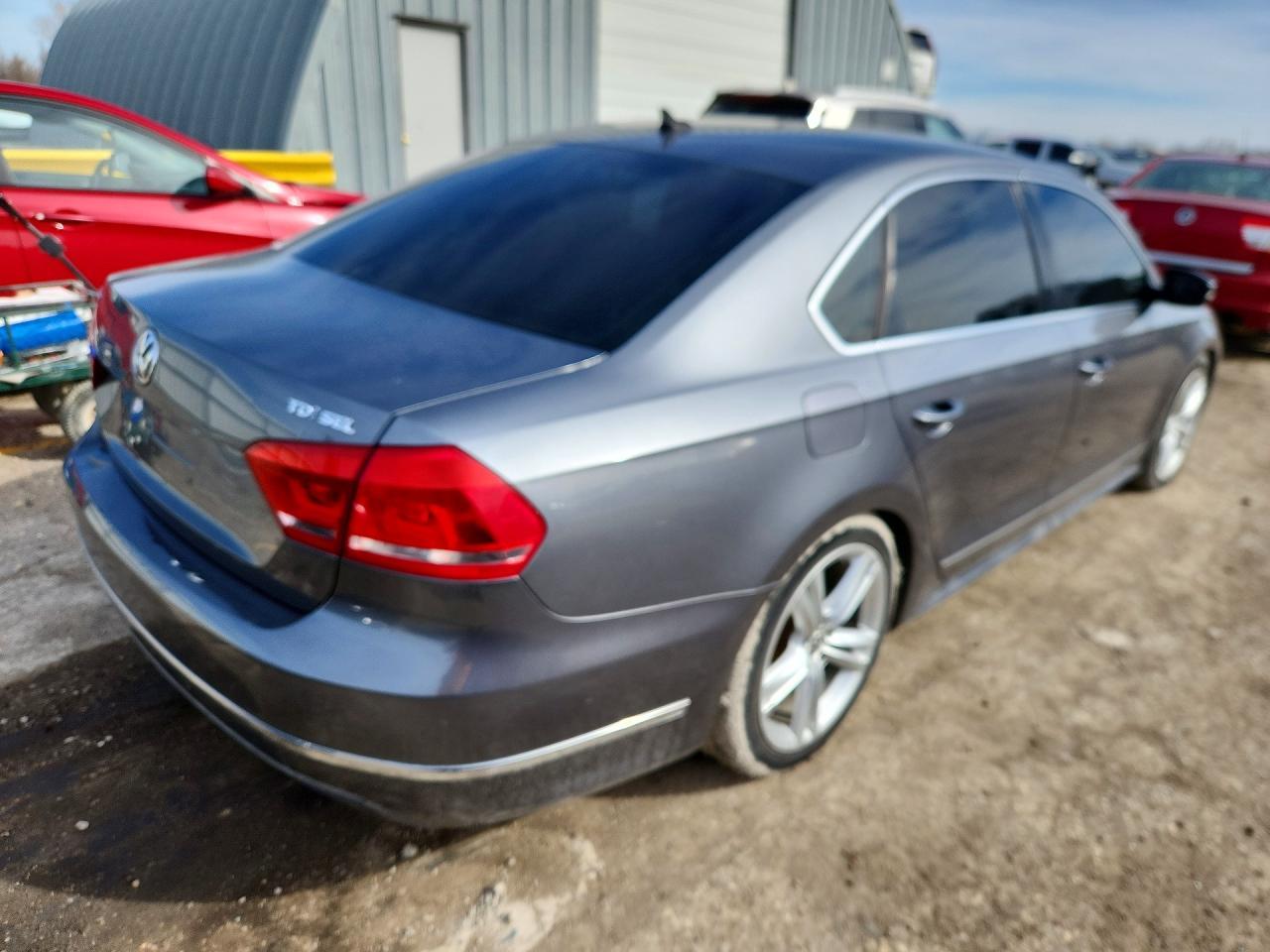 2014 VOLKSWAGEN Passat