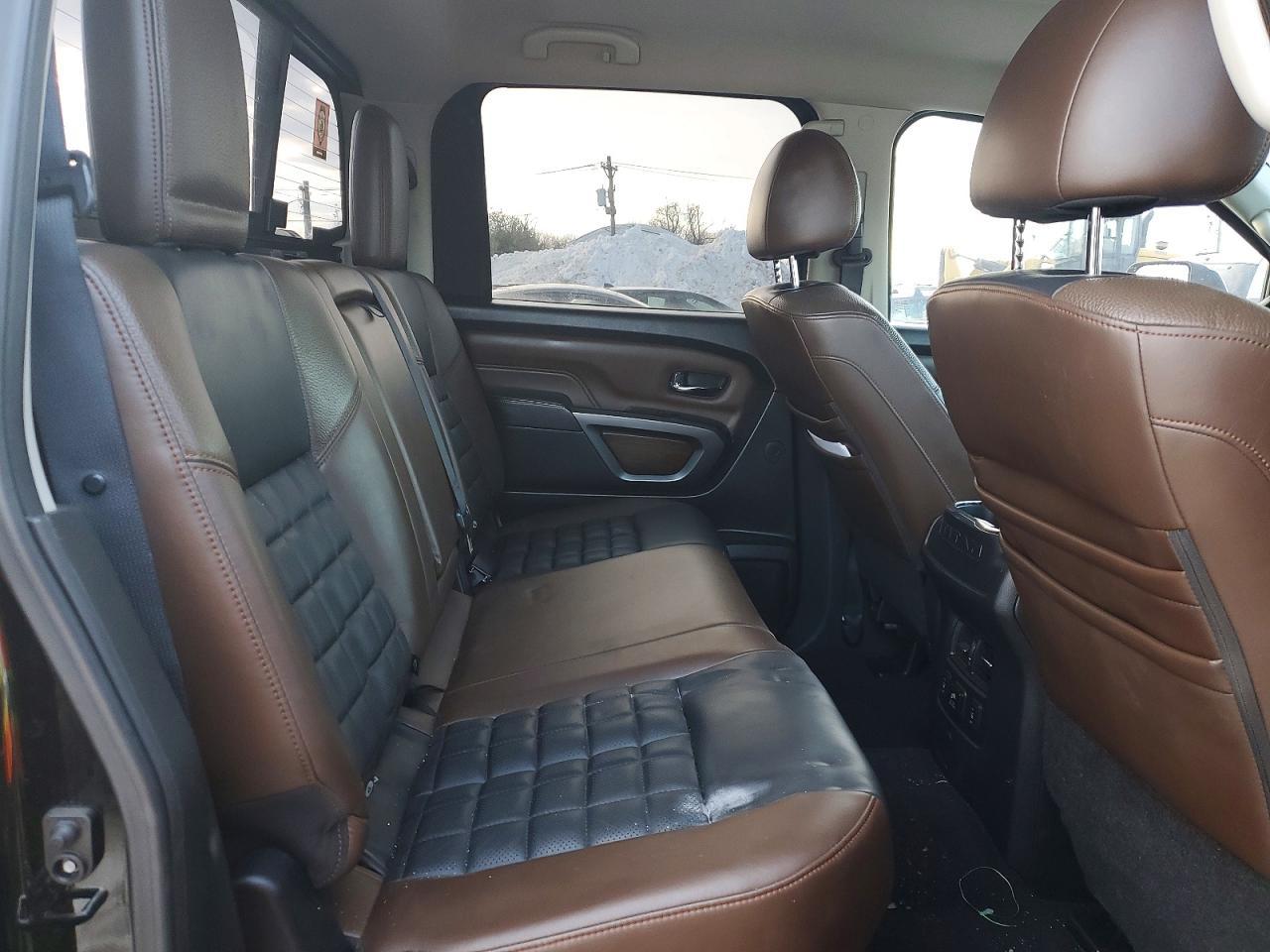 2016 NISSAN Titan