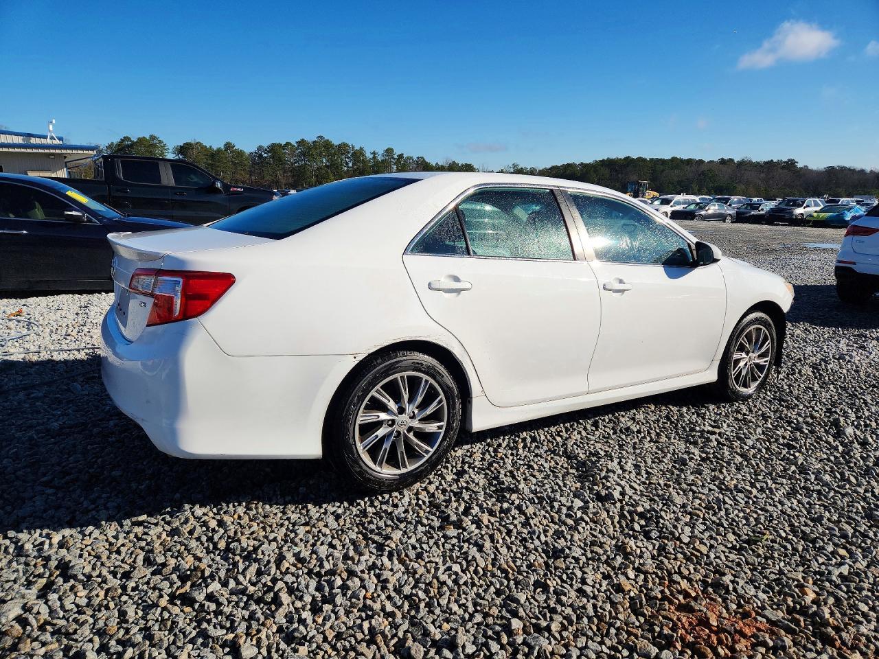 2014 TOYOTA CAMRY