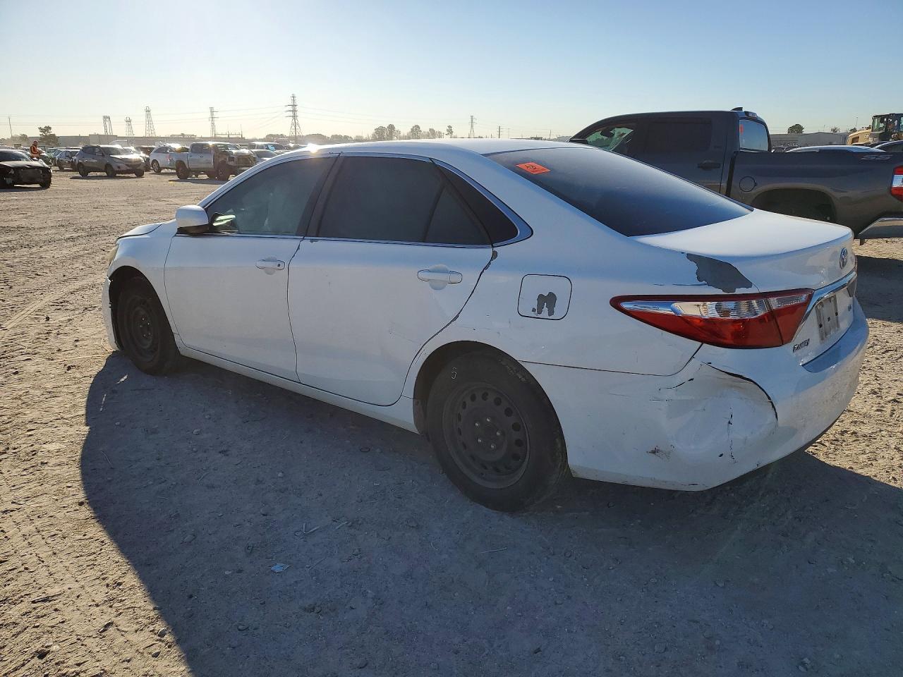 2016 TOYOTA CAMRY