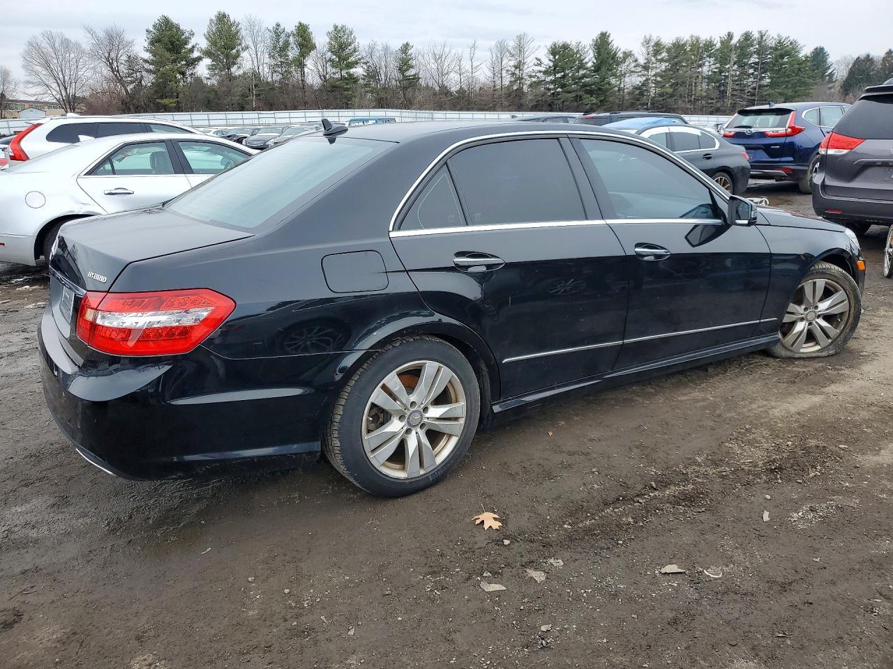 2013 MERCEDES-BENZ E-Class