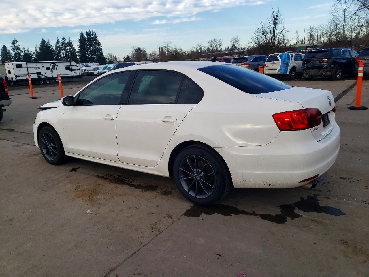 2011 VOLKSWAGEN JETTA