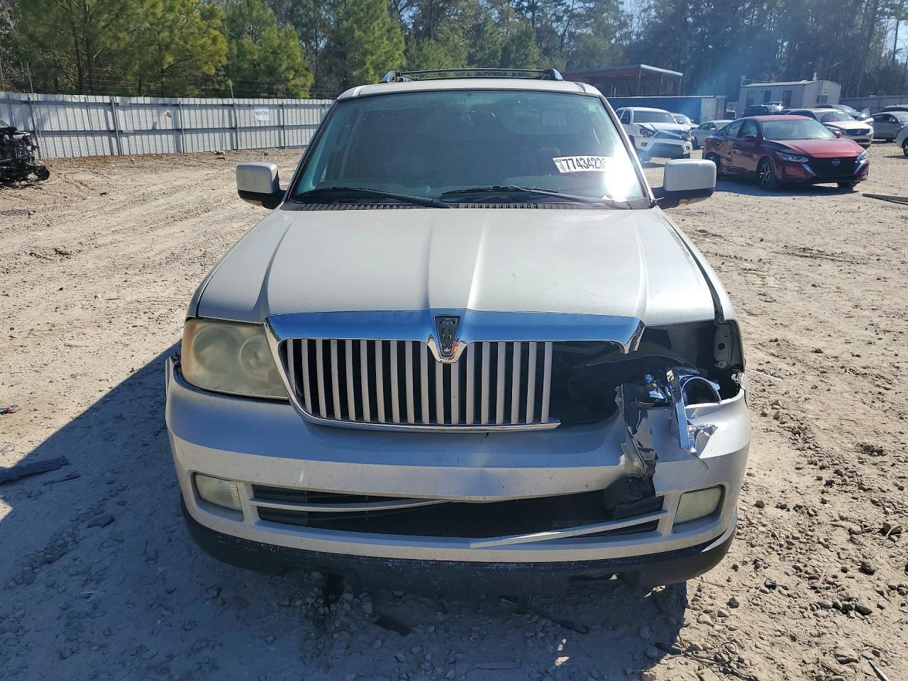 2005 LINCOLN Navigator