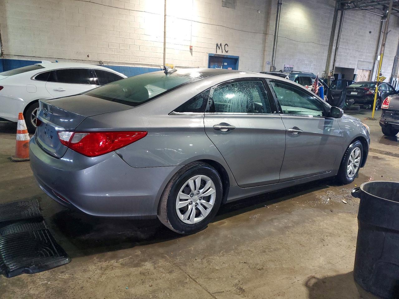 2011 HYUNDAI SONATA
