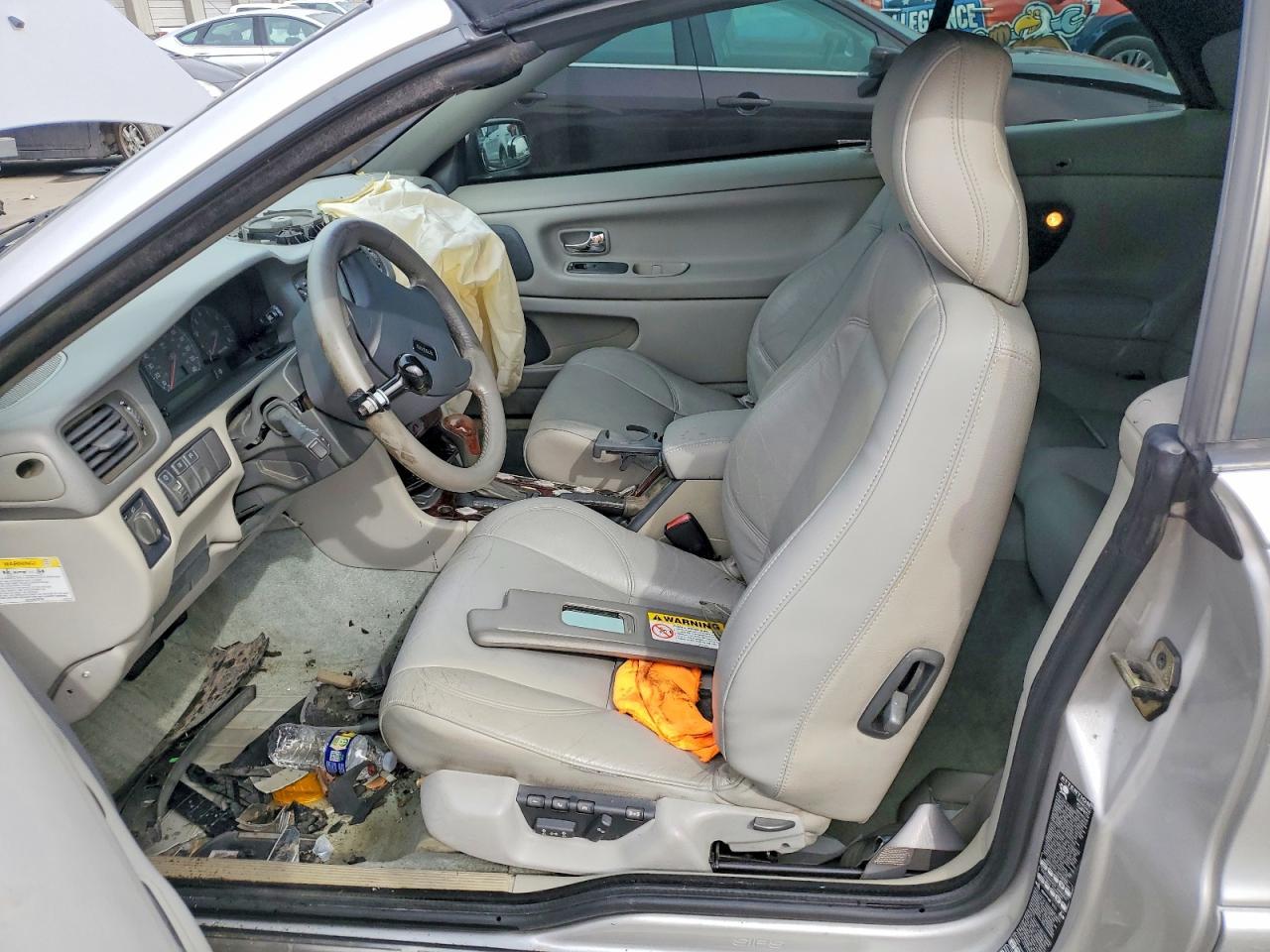 2001 VOLVO C70