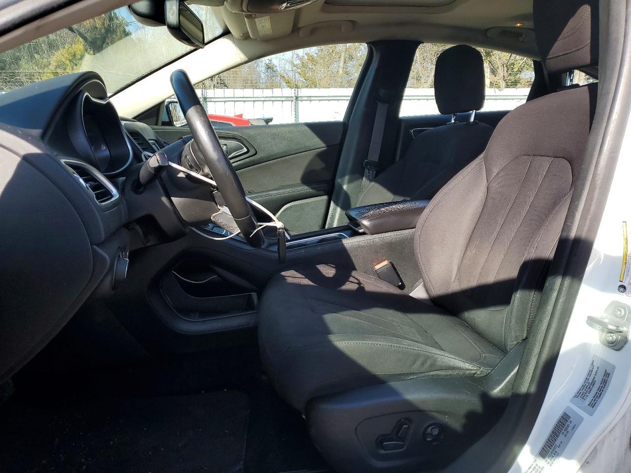 2015 CHRYSLER 200