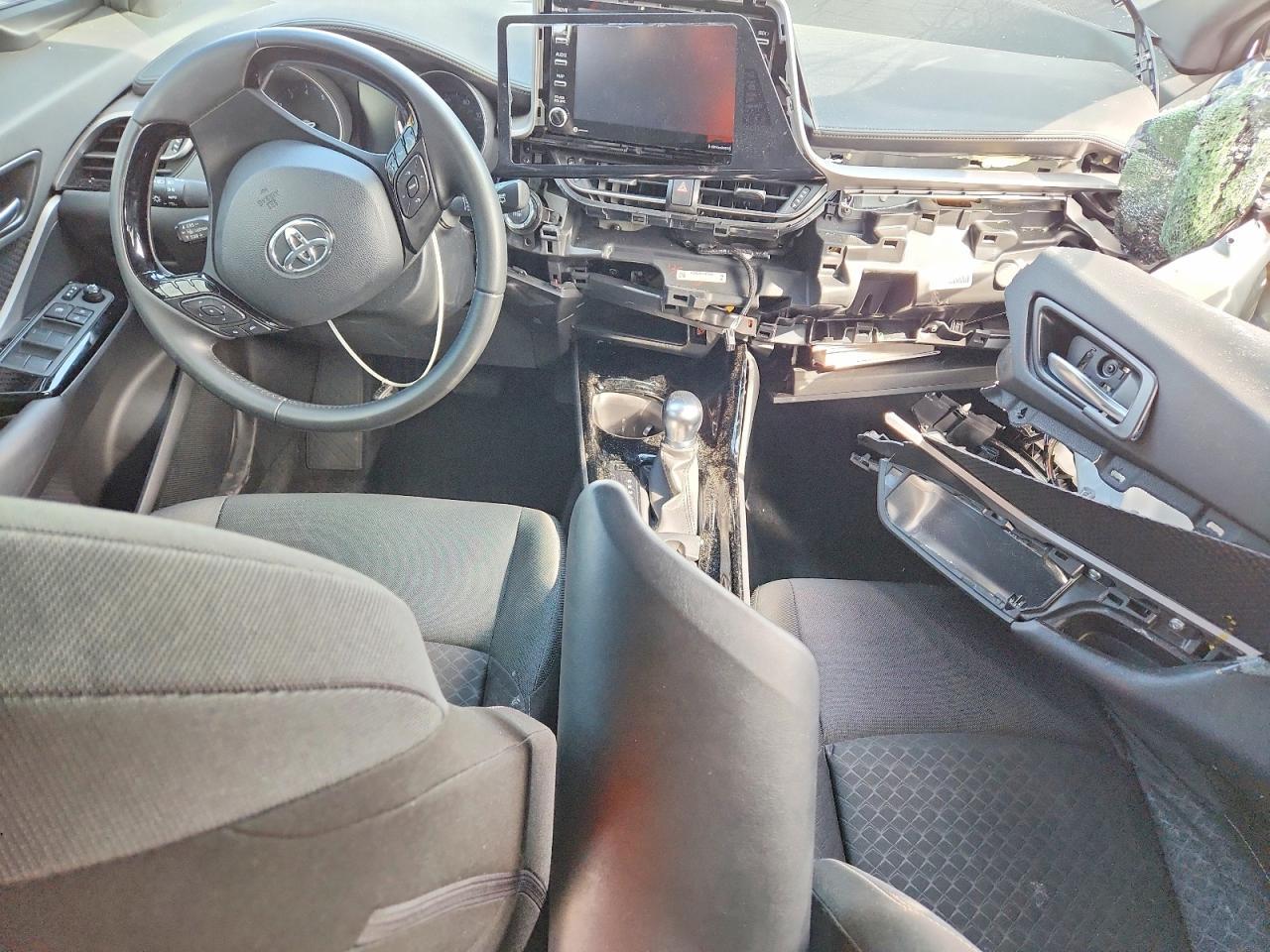 2022 TOYOTA C-HR