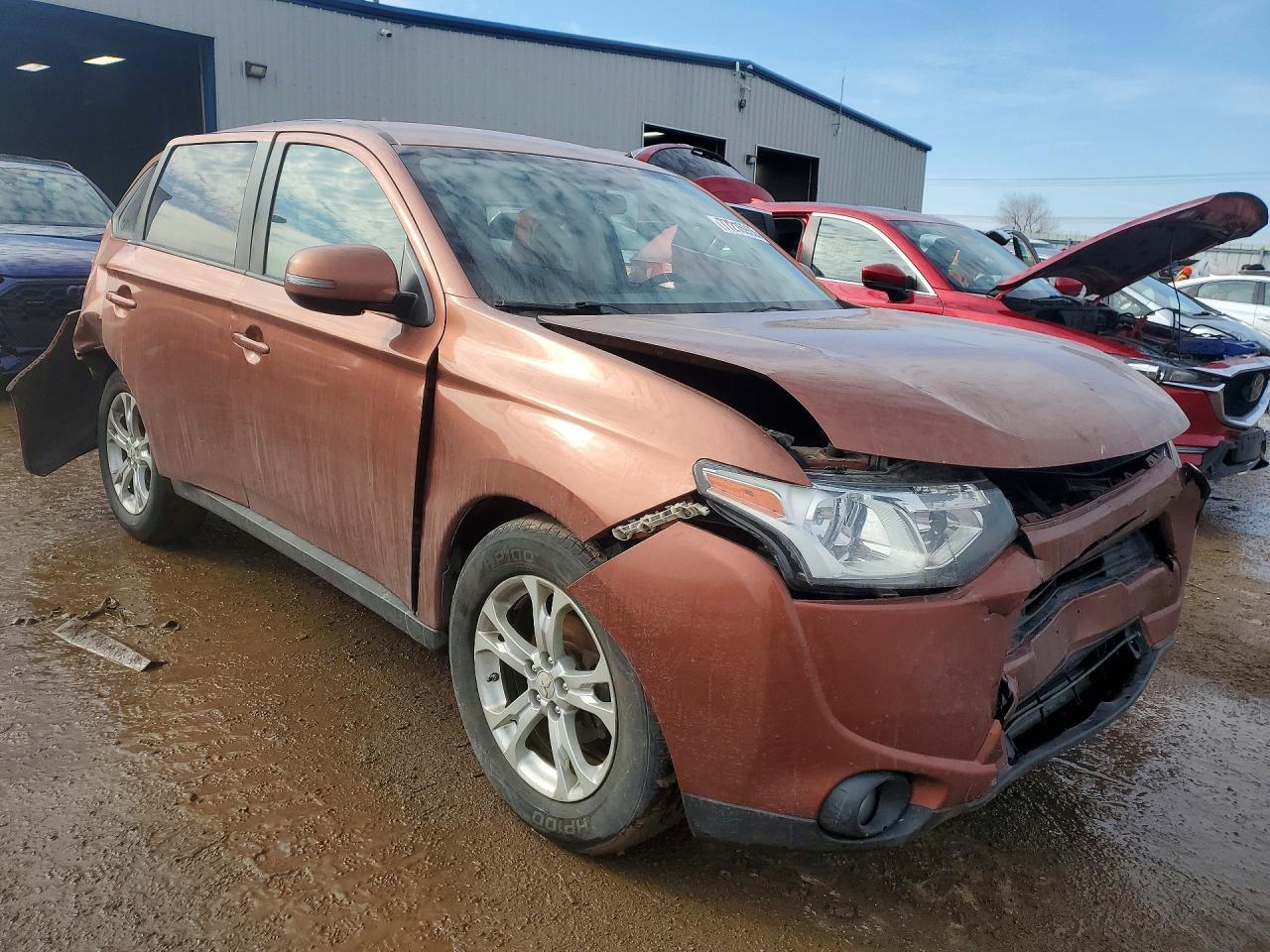 2014 MITSUBISHI outlander
