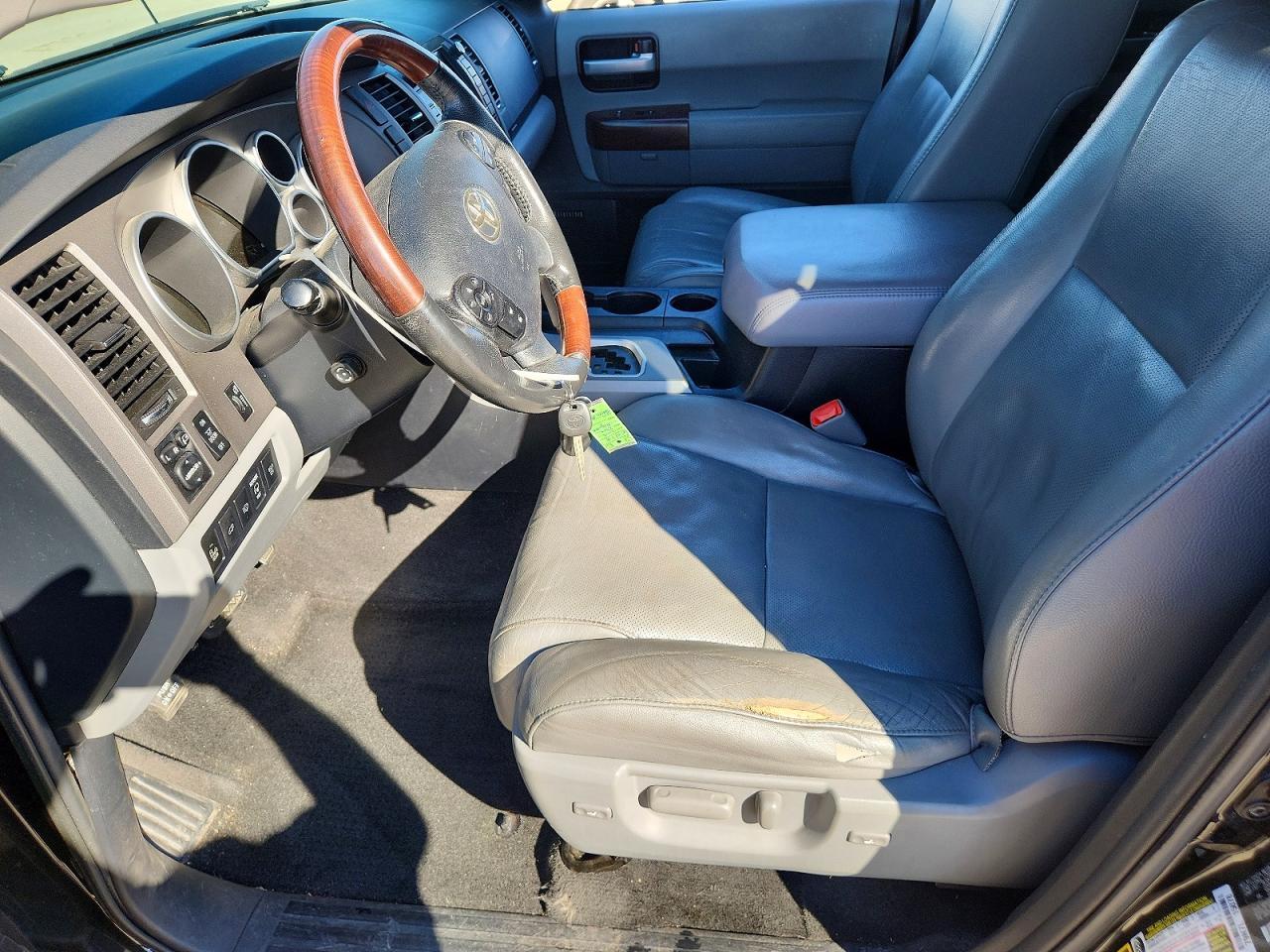 2012 TOYOTA Sequoia