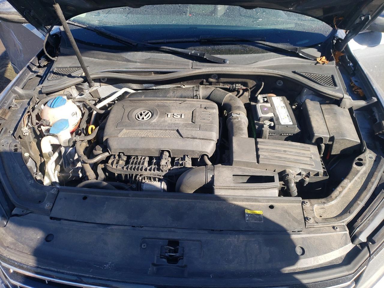 2016 VOLKSWAGEN Passat