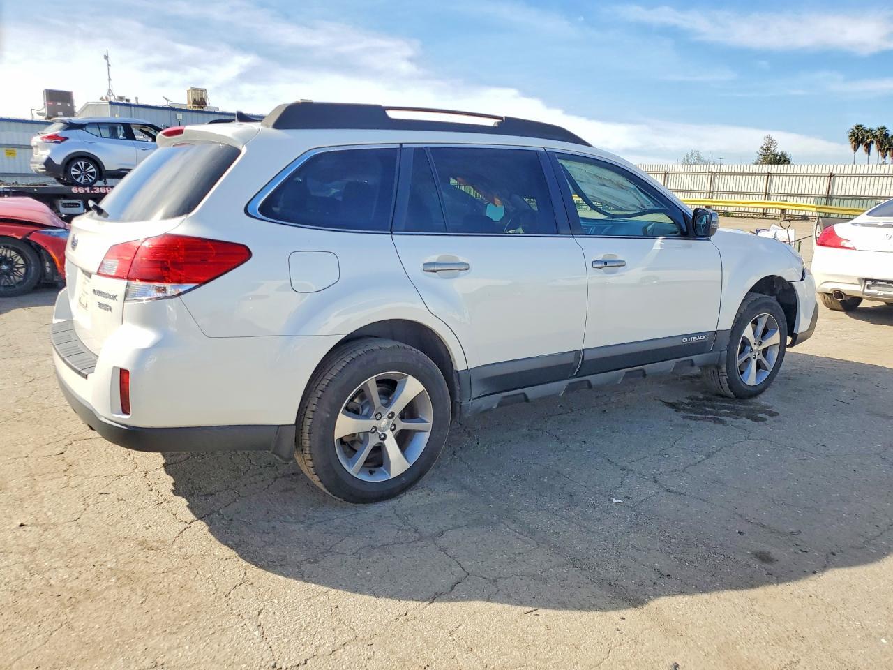 2013 SUBARU Outback