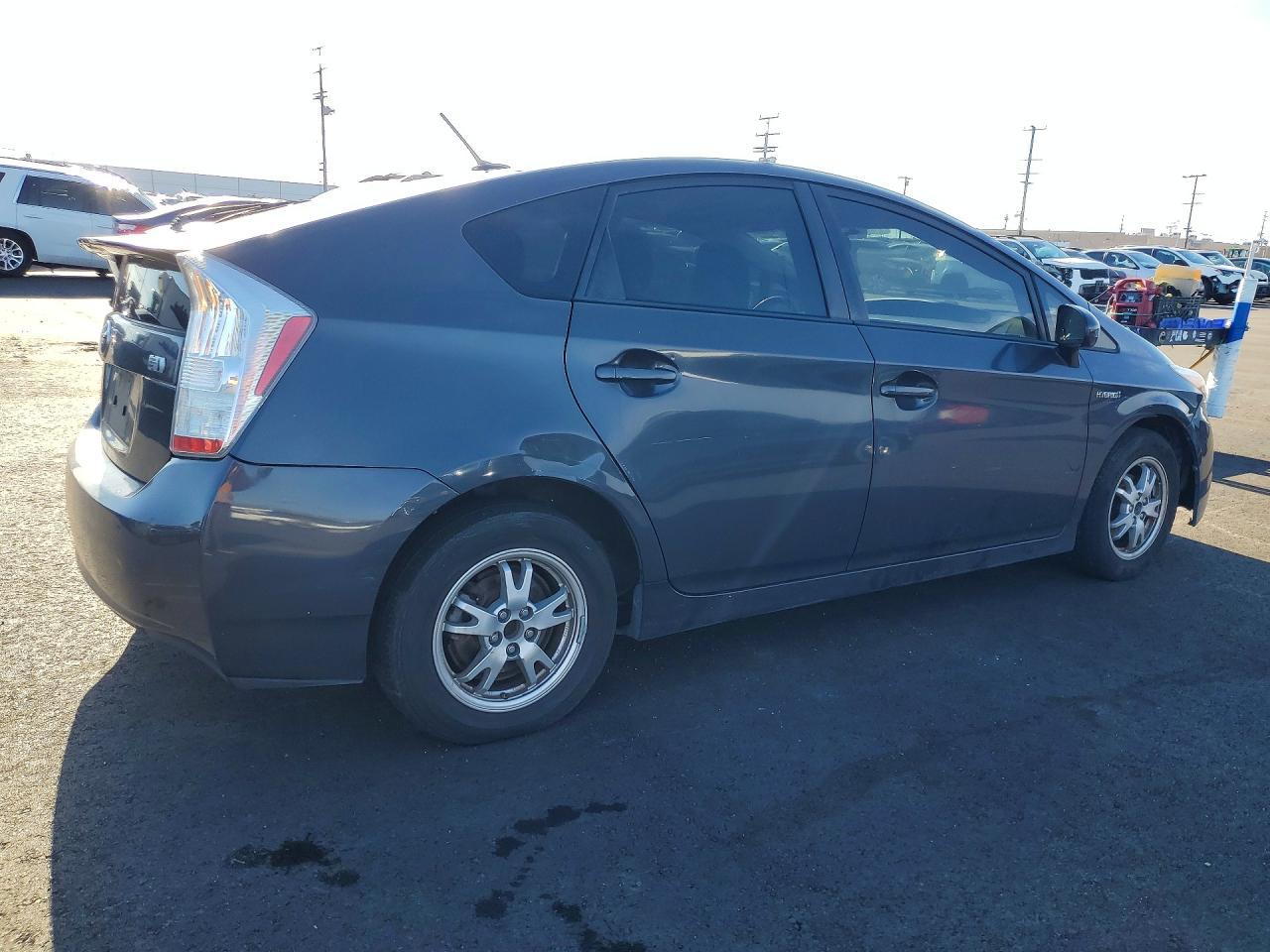 2011 TOYOTA PRIUS