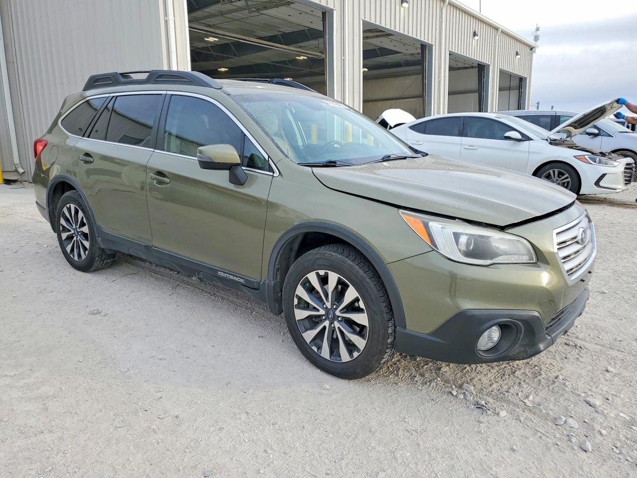 2015 SUBARU Outback