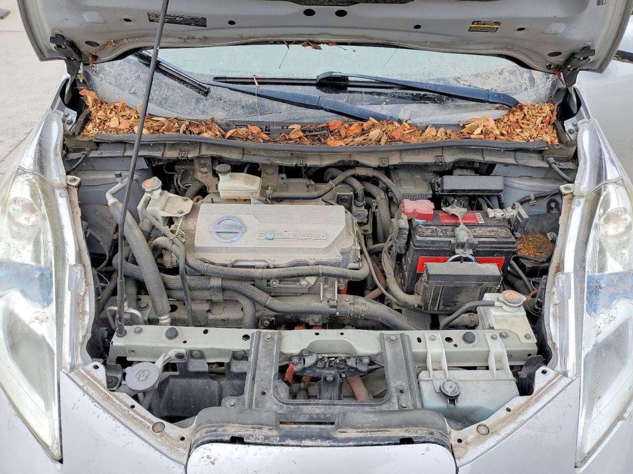 2011 NISSAN LEAF