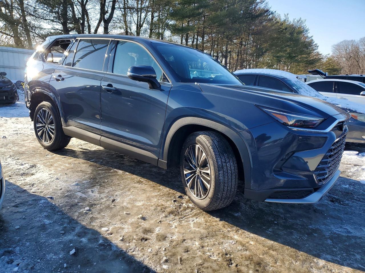 2026 TOYOTA HIGHLANDER