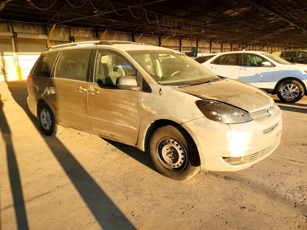 2004 TOYOTA SIENNA