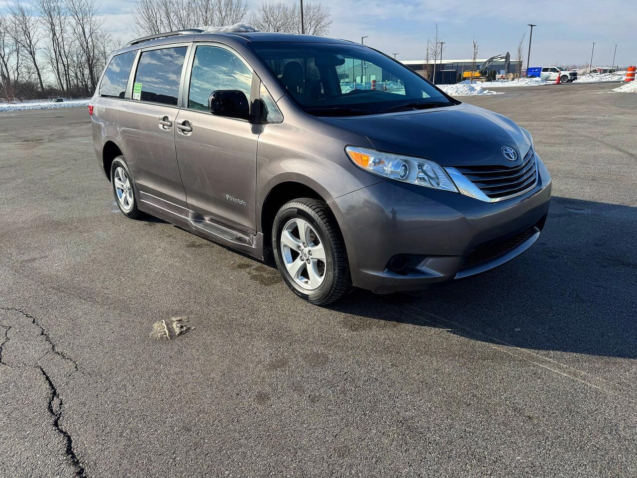 2016 TOYOTA SIENNA