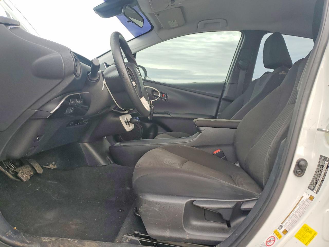 2017 TOYOTA PRIUS