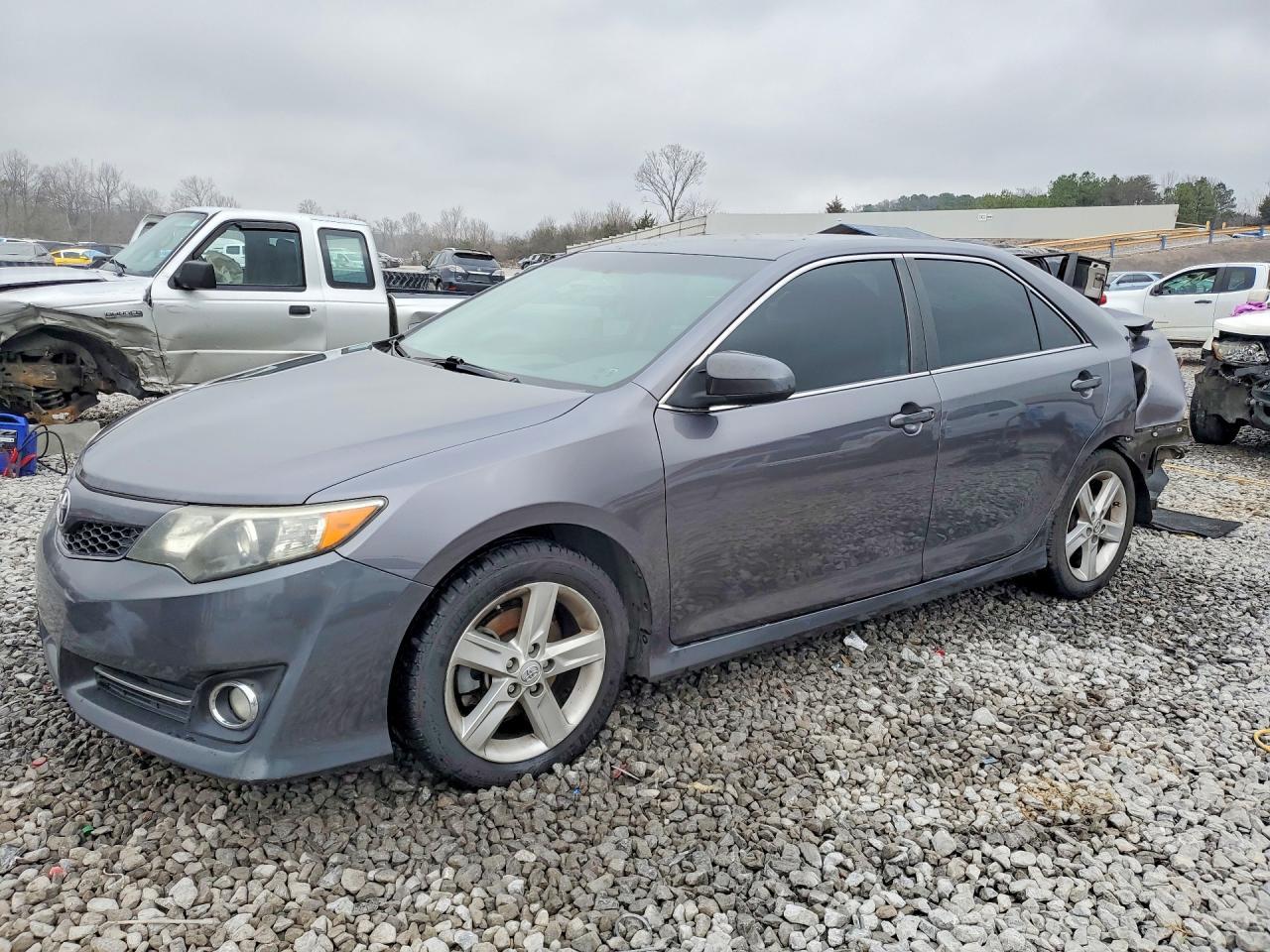 2014 TOYOTA CAMRY