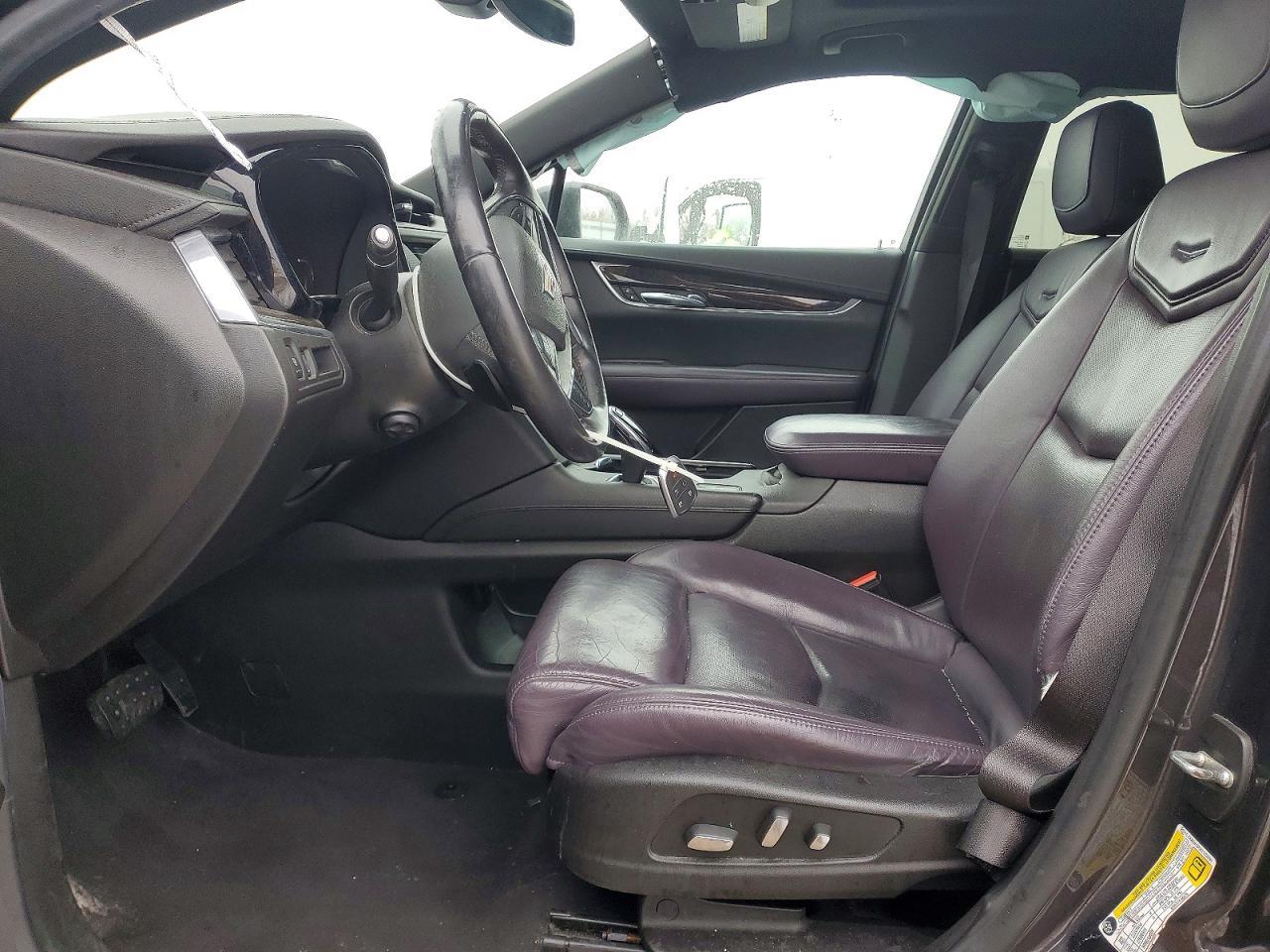 2017 CADILLAC XT5
