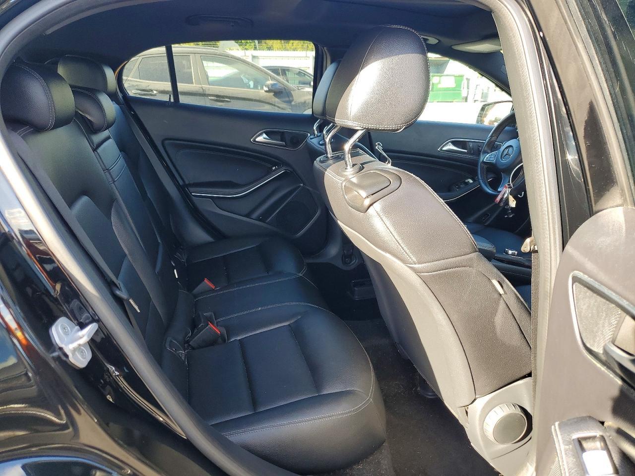 2016 MERCEDES-BENZ GLA-Class