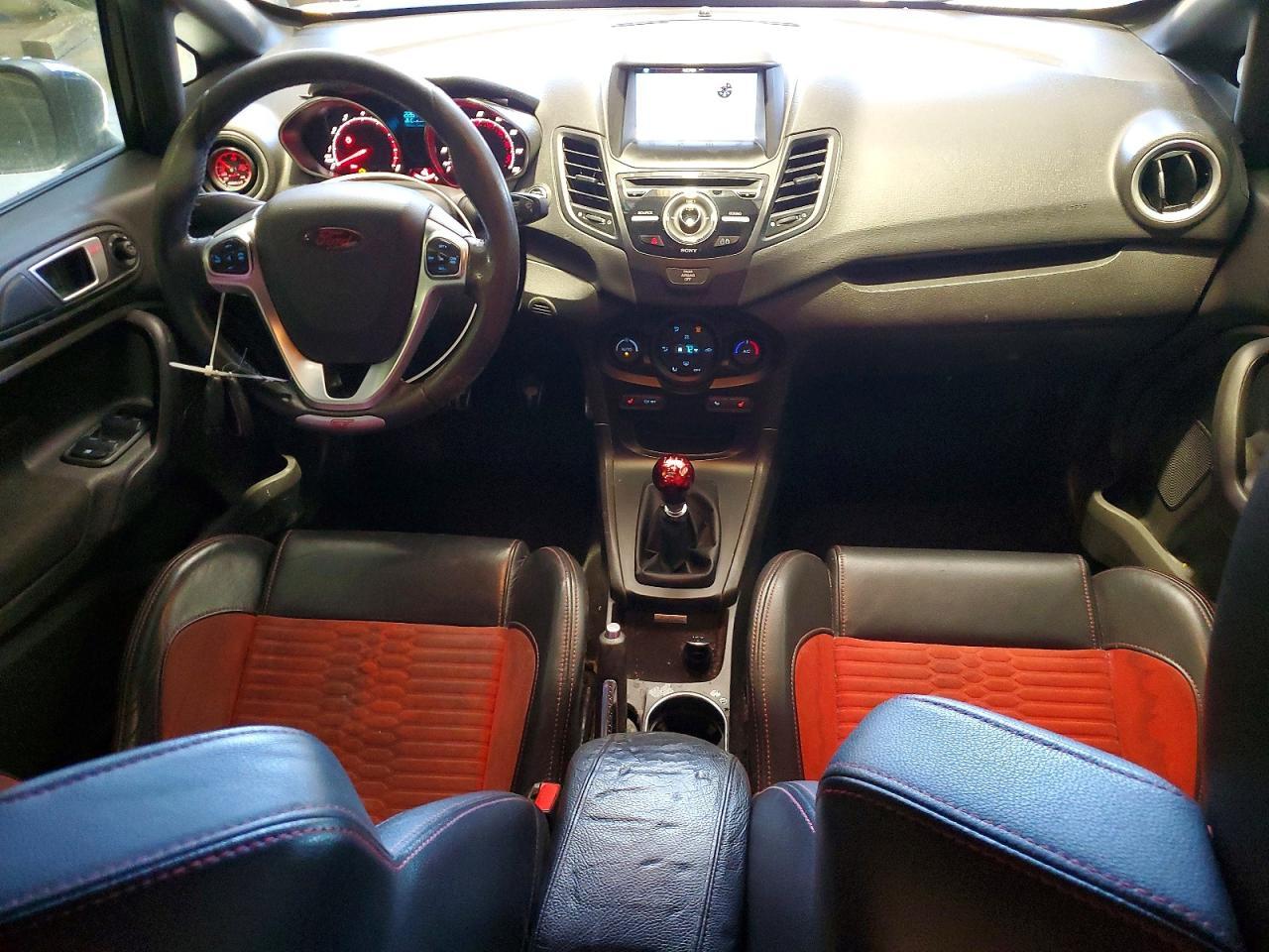 2016 FORD Fiesta