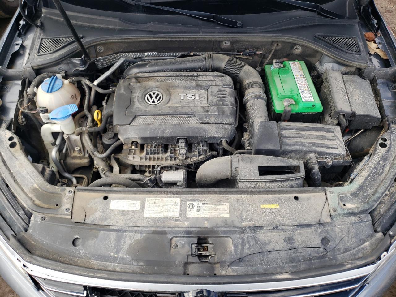 2017 VOLKSWAGEN Passat