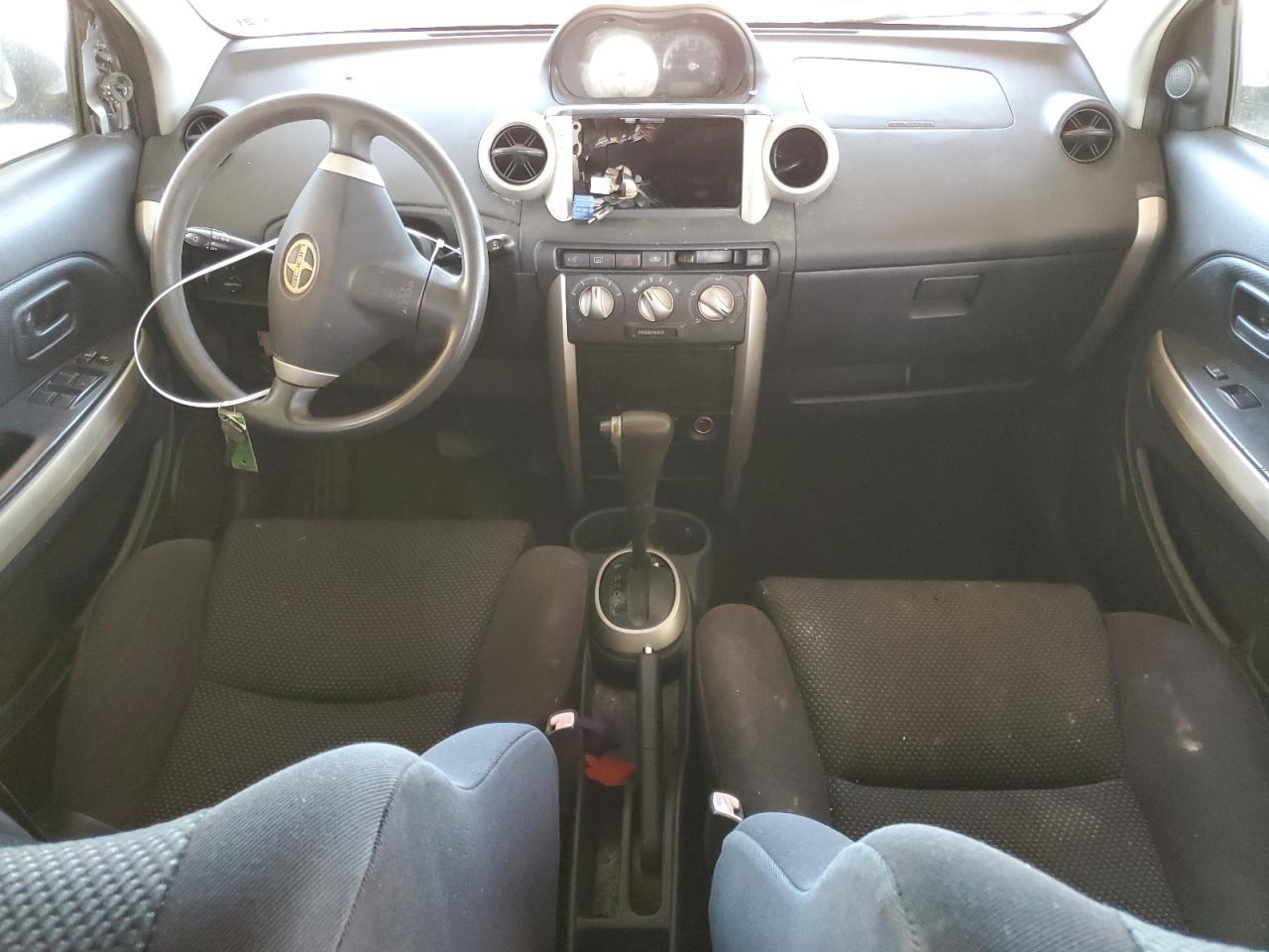 2005 TOYOTA SCION