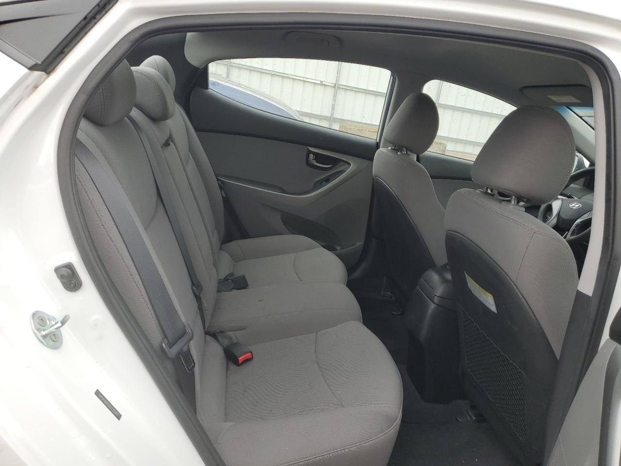2016 HYUNDAI ELANTRA